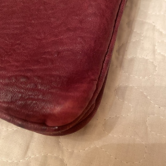 MAXON COLLECTION BURGUNDY PEBBLED LEATHER CROSSBODY WITH DETACHABLE STRAP - Picture 11 of 11